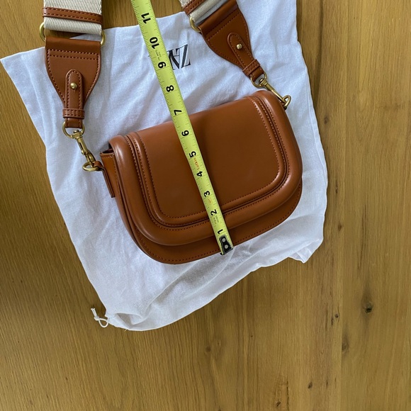 NWT Zara Tan Crossbody Saddle Bag with Dust Bag - Picture 6 of 7